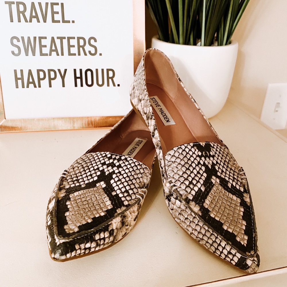 Steve Madden pointed snakeskin flat